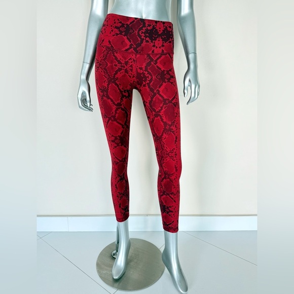 lululemon athletica Pants - Lululemon Athletica women leggings size 4 US
